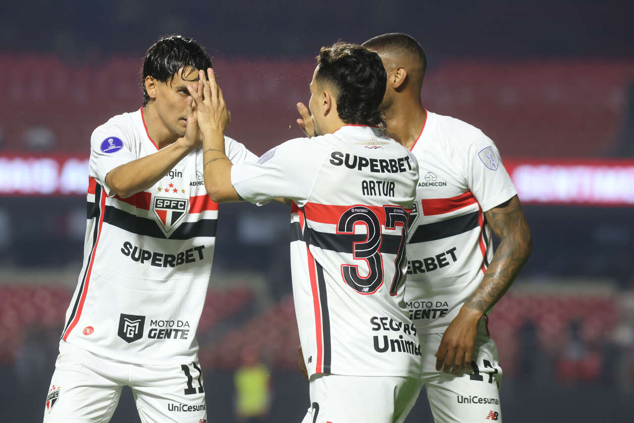 São Paulo vence o Boston River pela Sul-Americana - Foto: Rubens Chiri e Nilson Fukuda / São Paulo FC