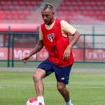 Recuperado de lesão, Rafinha é relacionado para jogo contra o Ituano