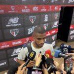 André Silva comenta derrota em casa para o Fortaleza, “A gente tem que estar junto nesse momento”