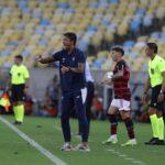 Thiago Carpini sobre possível demissão, “Quem tem que responder essa pergunta não sou eu”