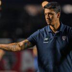 Thiago Carpini comenta sobre seu trabalho à frente do São Paulo, “O meu melhor tenho certeza que estou dando”