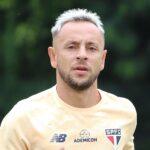 Emocionado, Rafinha se despede do São Paulo e diz: "Sempre torcendo de longe"