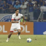 Jamal Lewis volta à Inglaterra para tratar lesão e não deve jogar mais pelo São Paulo