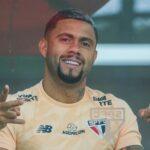 Presidente do Vitória admite interesse em contratar Wellington Rato