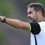 Artur Jorge garante Botafogo preparado para duelo contra o São Paulo: "Não será um jogo fácil"