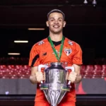 Goleiro campeão pelo sub-20 do São Paulo vibra com título da Copa do Brasil