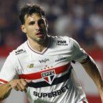 Zubeldía minimiza fase de Calleri ao responder sobre chance de camisa 9 ser reserva