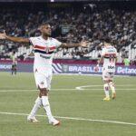 Artilheiro do São Paulo no ano, André Silva deve assumir a titularidade de vez após lesão de Calleri