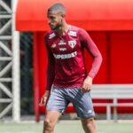 André Silva projeta clássico contra o Santos e mira vitória do São Paulo: “Estamos merecendo”