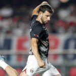 Calleri passa por cirurgia no joelho e começa recuperação no São Paulo nos próximos dias