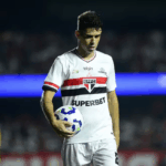 Oscar, do São Paulo, não tem lesão detectada, mas passa por tratamento de edema na coxa