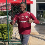Trio do São Paulo participa de parte do treino com bola e fica mais próximo de retorno; veja panorama