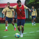 E o Liziero? Volante entra em último mês de contrato com o São Paulo sem ter jogado em 2025