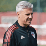 Provável substituto de Zubeldía, Crespo já teve breve passagem pelo São Paulo; relembre