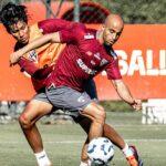 Lucas e Ferreirinha avançam em transição e treinam com garotos de Cotia no São Paulo