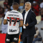 Entenda por que Crespo não usou Dinenno na derrota do São Paulo para o Flamengo