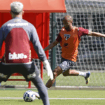 Quantos jogos Lucas ainda vai perder pelo São Paulo após a intervenção no joelho direito