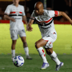 Com time alternativo, São Paulo busca empate com o Sport e dorme no G6 do Brasileiro