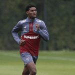 Entenda por que Lucas Ferreira ainda não jogou com Crespo no São Paulo