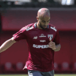 Lucas vive a expectativa de voltar a ser titular do São Paulo após lesão