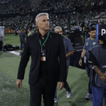 Crespo vê sofrimento “normal” do São Paulo na Colômbia e festeja Rafael: “Liderança significativa”