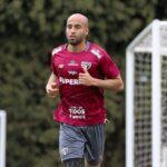 São Paulo: Lucas corre pela primeira vez no campo após artroscopia no joelho