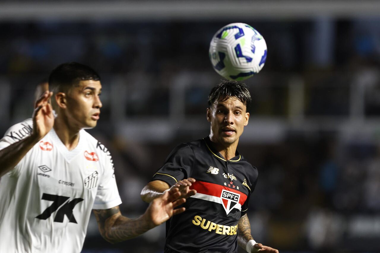 Desfalques abrem brecha para Ferreira buscar espaço no ataque do São Paulo