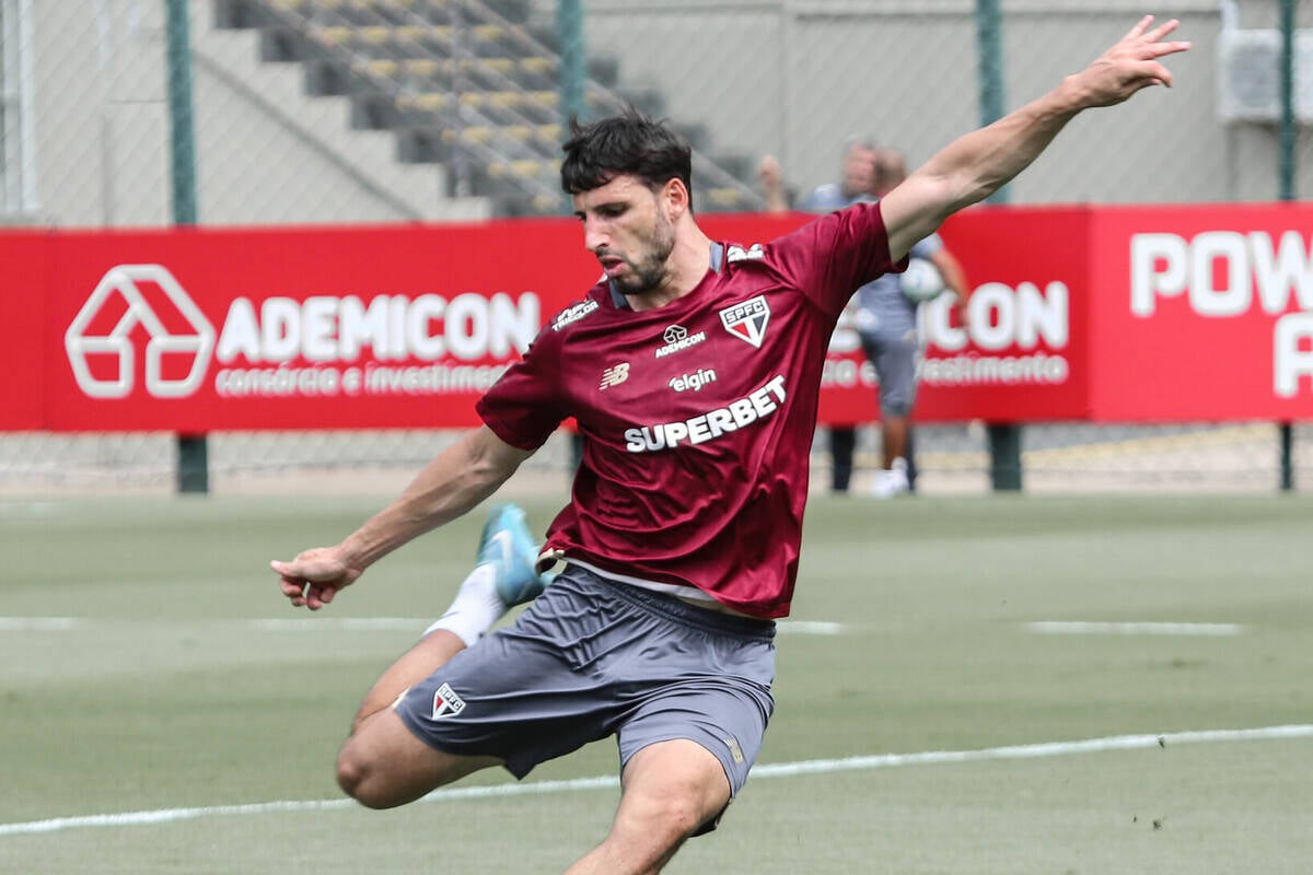Calleri avança em recuperação e ganha prazo para retornar no São Paulo