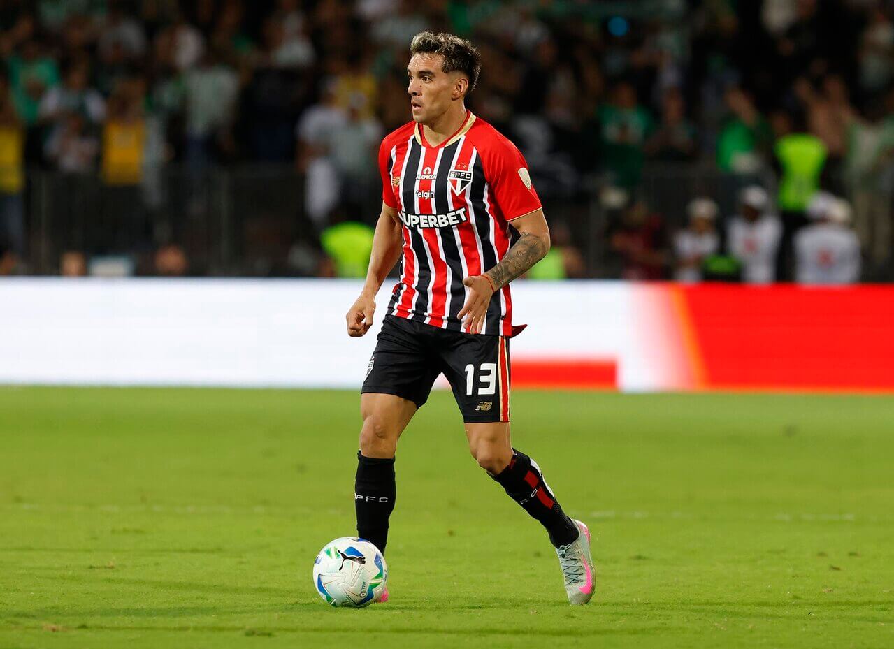 Enzo Díaz confia na força do Morumbis para reação do São Paulo diante da LDU