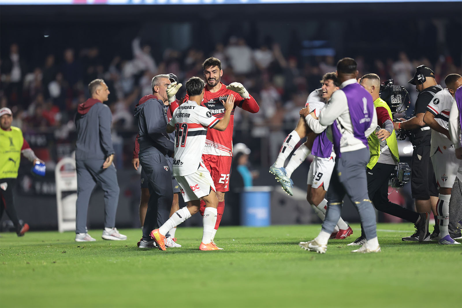 São Paulo joga por vaga na semifinal e por alívio financeiro na Libertadores