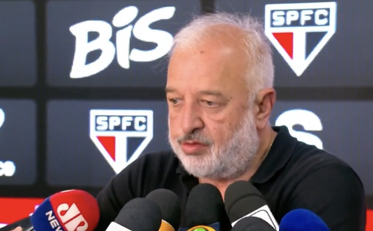 “Só posso crer que o VAR não veio”, diz diretor do São Paulo após derrota no clássico