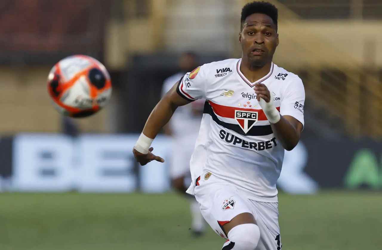 Wendell tem lesão e pode não jogar mais pelo São Paulo na temporada