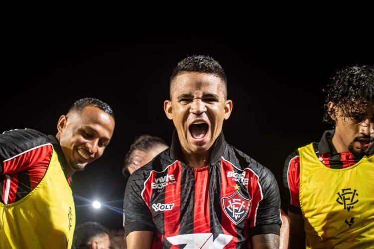 Coritiba entra na disputa com o Vitória pela contratação de Erick, do São Paulo