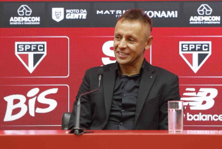 Rafinha cobra mudança de postura no São Paulo: “Fui campeão com salário atrasado”