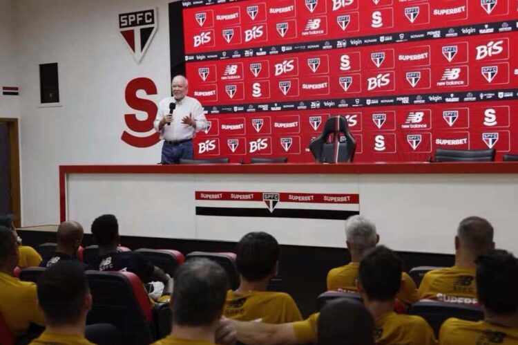 São Paulo elabora plano para quitar atrasos e encerrar dívidas com o elenco