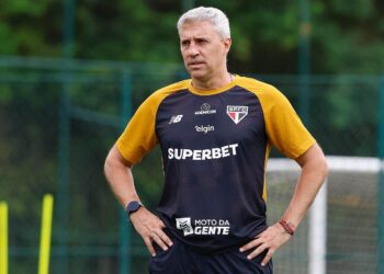 Crespo realiza atividade tática na véspera de São Paulo x São Bernardo