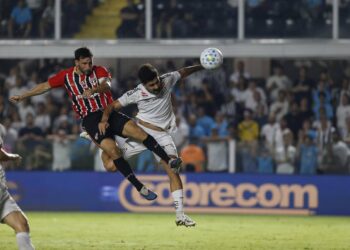 Calleri celebra gol no clássico, mas alerta: “Não estou 100%”