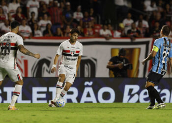 Bobadilla tem trauma na coxa e fica fora do treino do São Paulo