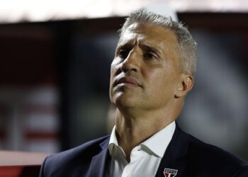 Crespo valoriza protagonismo do São Paulo contra o Grêmio: “Fomos superiores”
