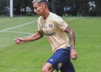São Paulo: Crespo terá dois retornos e possível estreia de reforço no Paulistão