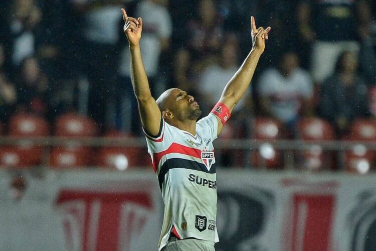 São Paulo vira sobre o Primavera e se mantém com chances no Paulistão