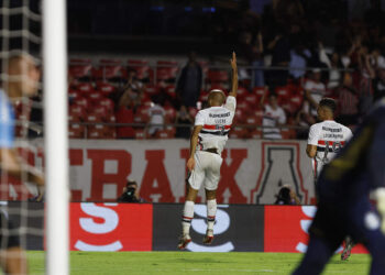 Lucas Moura celebra retomada física no São Paulo: ”Sentindo alegria novamente”