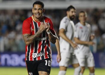 Luciano deixa clássico com dores, mas não deve perder próximo jogo do São Paulo