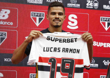Apresentado, Lucas Ramon diz que “abriu mão de muita coisa” pelo São Paulo