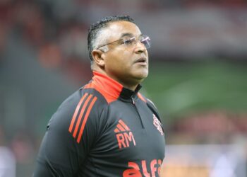 São Paulo faz sondagem a Roger Machado para o lugar de Crespo