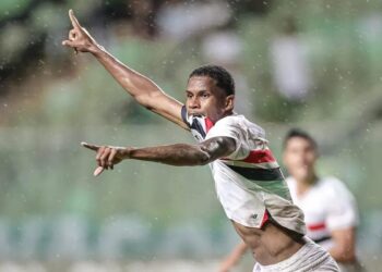 São Paulo renova com joia da base e triplica multa para o Brasil; veja valores