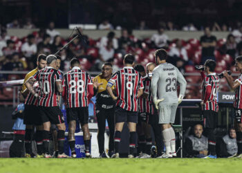 São Paulo estreia na Copa do Brasil para espantar momento turbulento