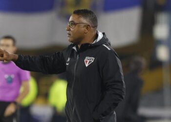 Roger valoriza empate na altitude e explica estratégia do São Paulo