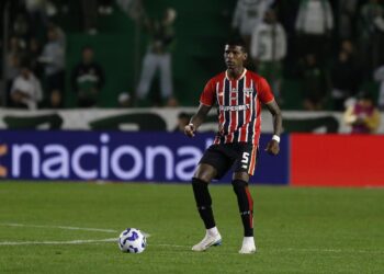 Top-10 em jogos pelo São Paulo no século, Arboleda tem aproveitamento positivo