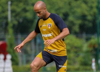 Treino do São Paulo tem Lucas liberado para voltar e Marcos Antônio no campo